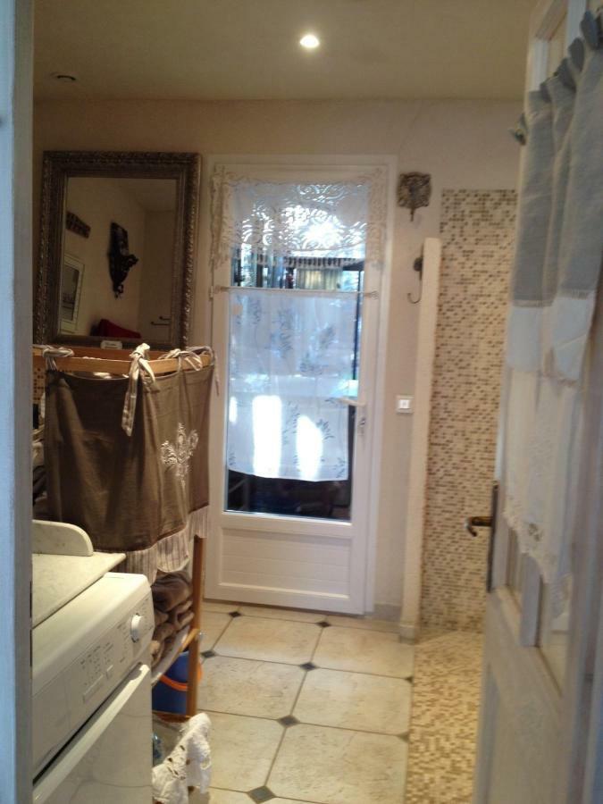 L'Oustalet Appartement La Tour-dʼAigues Buitenkant foto