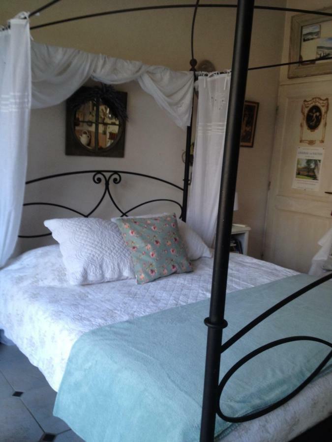 L'Oustalet Appartement La Tour-dʼAigues Buitenkant foto
