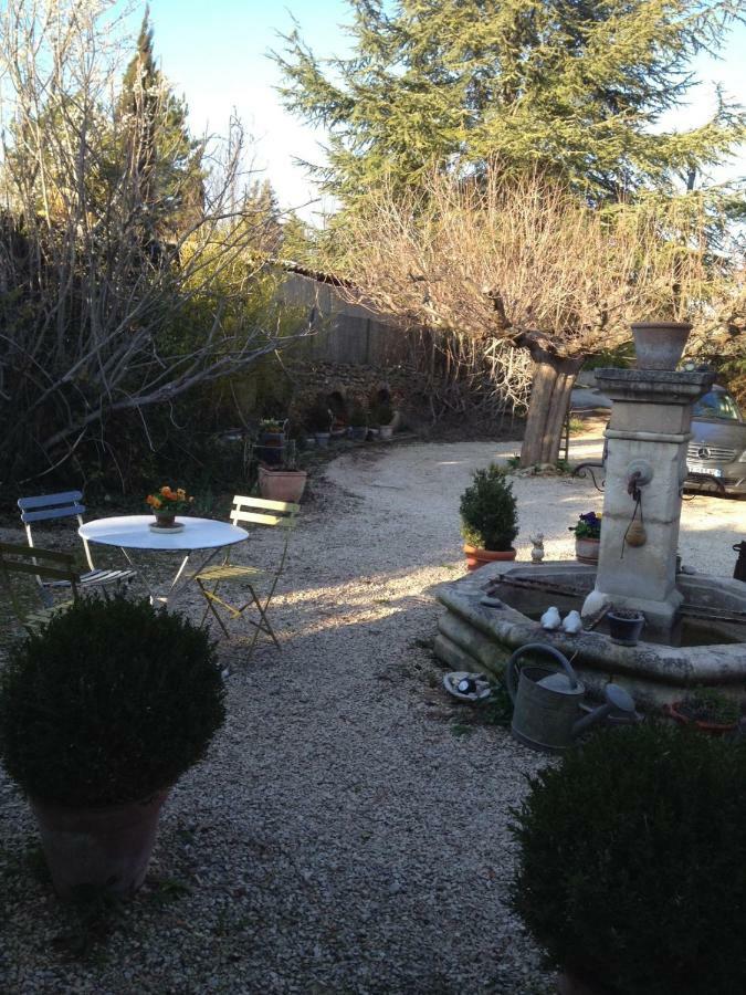 L'Oustalet Appartement La Tour-dʼAigues Buitenkant foto