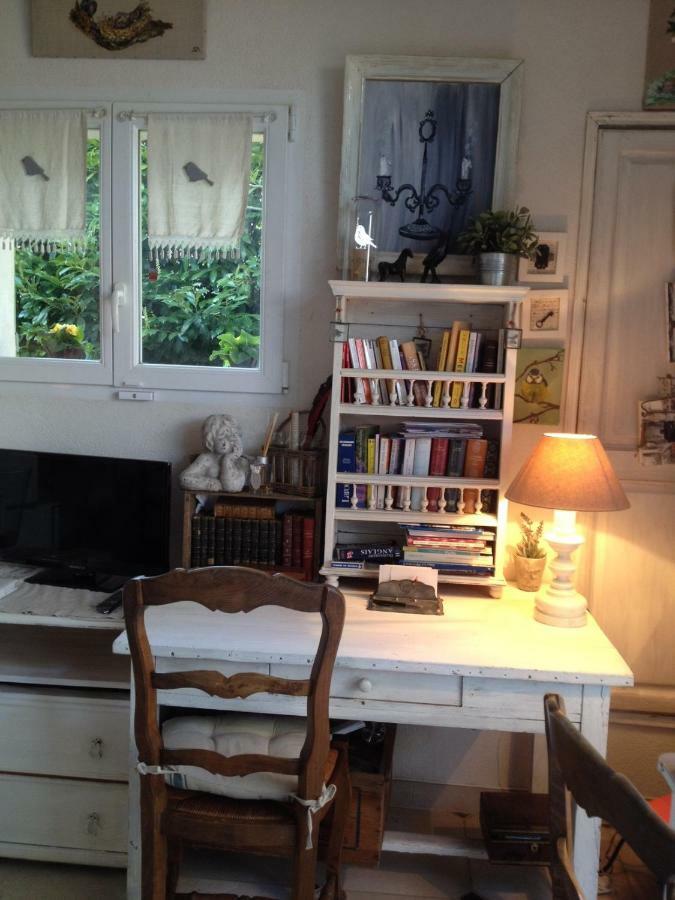L'Oustalet Appartement La Tour-dʼAigues Buitenkant foto