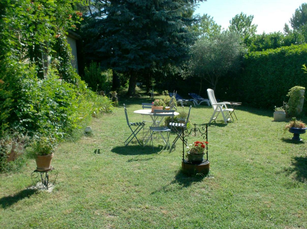L'Oustalet Appartement La Tour-dʼAigues Buitenkant foto
