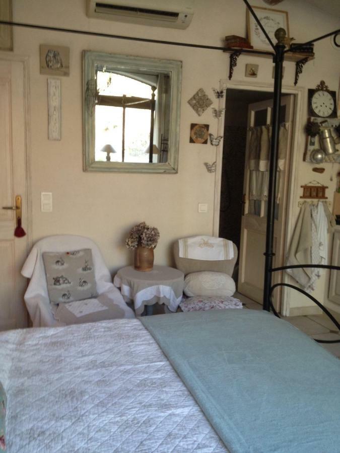 L'Oustalet Appartement La Tour-dʼAigues Buitenkant foto